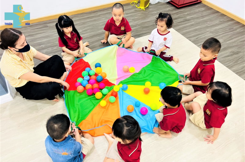 Trẻ suy dinh dưỡng thấp còi: Nguyên nhân, dấu hiệu và cách khắc phục 10 Hoạt động thể chất