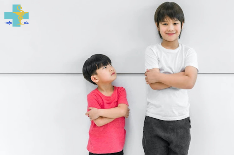 Trẻ suy dinh dưỡng thấp còi: Nguyên nhân, dấu hiệu và cách khắc phục 4 Chiều cao thấp so với độ tuổi